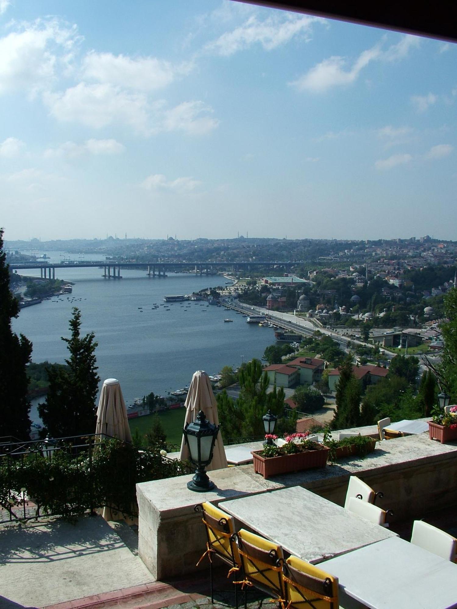 Turquhouse Hotel Istanbul Bagian luar foto